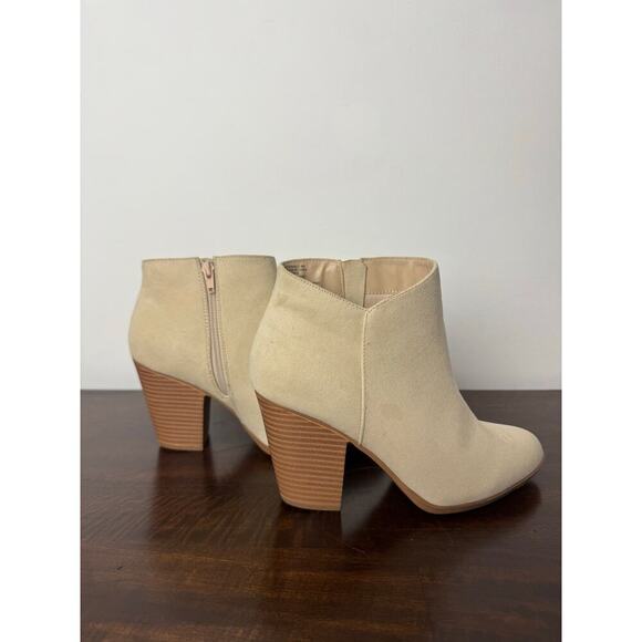 JustFab Cream Suede Ankle Boot Womens US 8.5 - NWOT - Picture 4 of 10